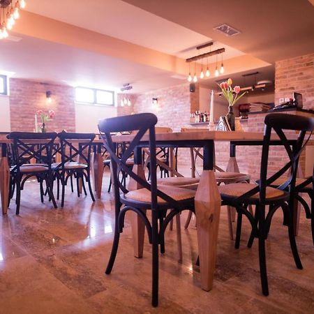 Martini Restaurant & Cazare Sebesel المظهر الخارجي الصورة